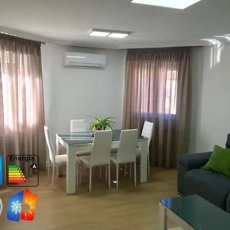 Апартаменты Vut Santa Marta Санта Марта де Тормес Экстерьер фото