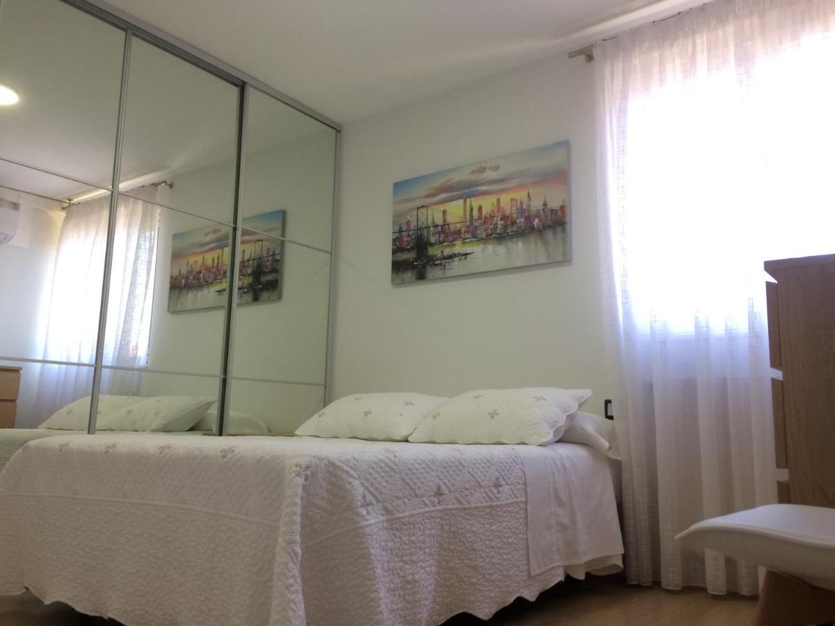 Апартаменты Vut Santa Marta Санта Марта де Тормес Экстерьер фото